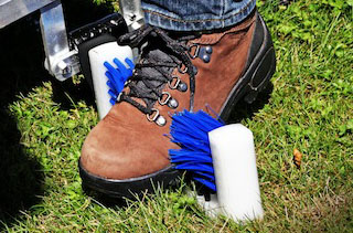 DirtDestroyer shoe cleaning brush